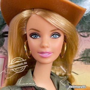 2011 Dolls of the World - Australia Barbie W3321