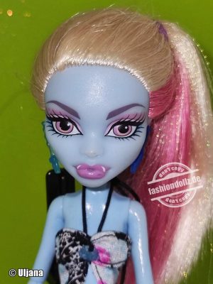 2011 Monster High - Skull Shores Abbey Bominable #W9184