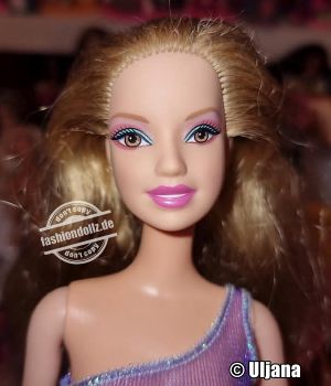 2011 Barbie Princess Charm School -    Delancy V6913