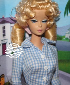 2011 The Beverly Hillbillies Elly May Barbie  #V0441