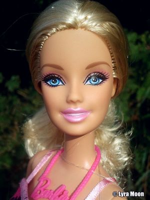 2012 Barbie, Signature dress W3941