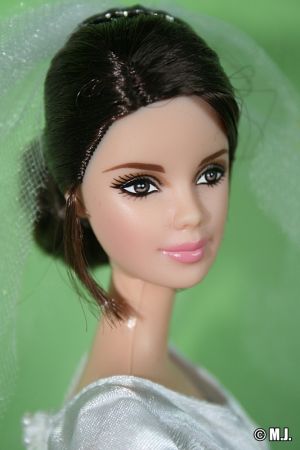 2012 The Twilight Saga: Breaking Dawn I Bella Bride Barbie T7653