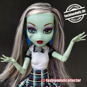 2012 – Monster High Ghouls Alive Frankie Stein #Y0424 