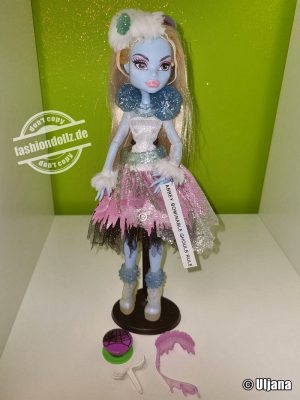 2012 Monster High - Ghouls Rule Abbey Bominable  #Y0366
