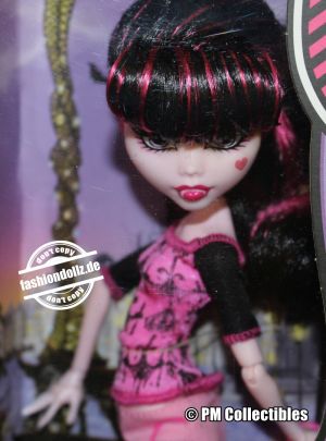 2012 Monster High Scaris City of Frights Draculaura #Y0396