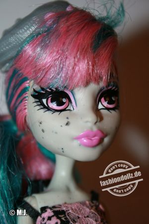 2012 Monster High Scaris: City of Frights Rochelle Goyle Y0381