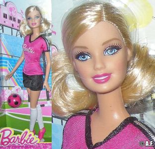 2013 I can be... Soccer Player - Ich wäre gern... Fußballspielerin Barbie BDT25