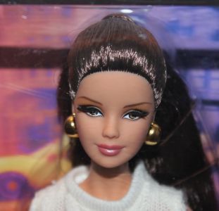 2013 The Barbie Look - City Shopper X9196