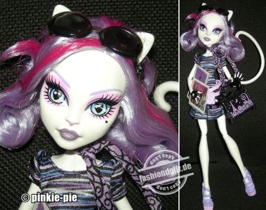 2013 Monster High - Scaris City of Frights Catrine DeMew #Y7295