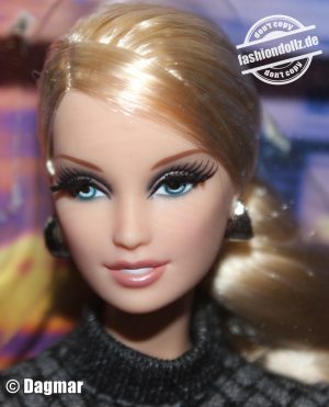 2013 The Barbie Look - City Shopper #X8258 