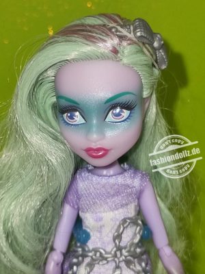 2014 Monster High - Haunted - Getting Ghostly Twyla Boogeyman #CDC28