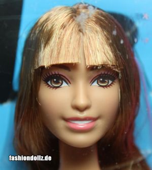 2015 Barbie Style - Glam Vacation - Resort Summer CFN07