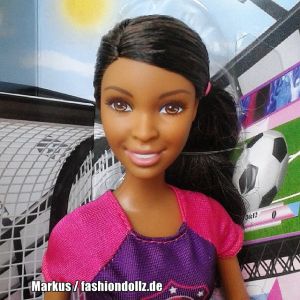 2015 Barbie Careers - Soccer Player CKH44