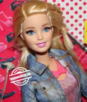 2015 Barbie Style - Flats to Heels Barbie  CFM75