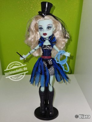 2015 Monster High - Freak Du Chic - Frankie Stein  #CHX98