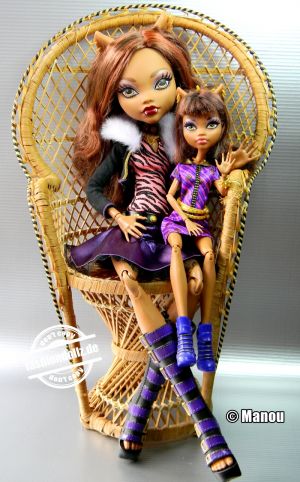 2015 Monster High - Frightfully Tall Ghouls Clawdeen Wolf #DHC41