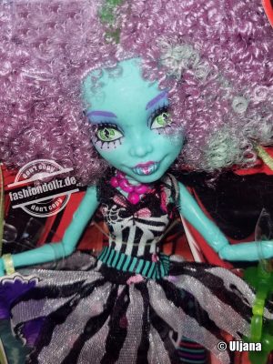 2015 Monster High Freak du Chic Honey Swamp #CHX93