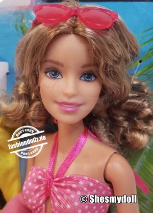 2016 Glam Vacation Barbie #DGY74