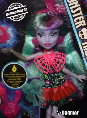 2016 Monster High Electrified – Monstrous Hair Ghouls Twyla #DVH71 
