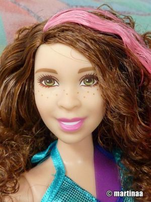 2017 Barbie Careers - Pop Star (Curvy) DVF52