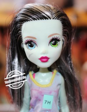 2017 Monster High Lots of Looks - Frankie Stein #DYC28