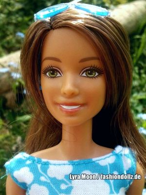 2017 Standard Fashion Barbie (Teresa), Floral Dress DMP24