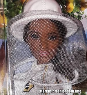 2018 Barbie Careers - Beekeeper AA FRX32