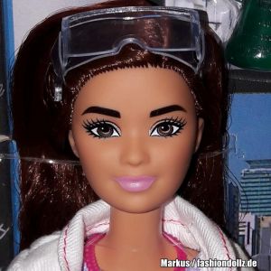 2018 Barbie Careers - Scientists / Wissenschaftlerin FJB09