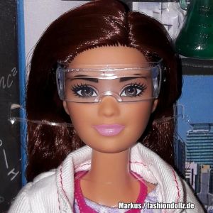 2018 Barbie Careers - Scientists / Wissenschaftlerin FJB09