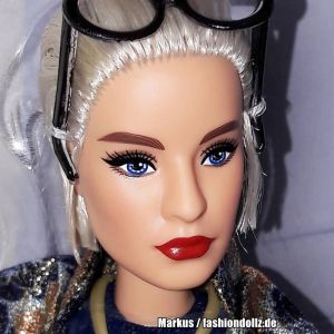 2018 Barbie styled by Iris Apfel #2 FWJ28