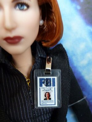 2018 The X-Files Agent Dana Scully Barbie #FRN95