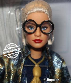 2018 Barbie styled by Iris Apfel      #FWJ28