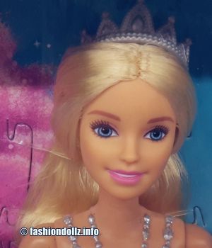 2018 Dreamtopia Giftset with Barbie, Ken, Chelsea + her Boyfriend FPL90