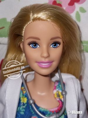 2019 You can be anything - Dentist Barbie Set FXP16