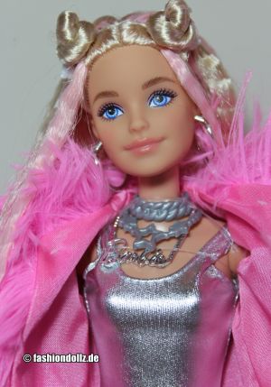 2020 Barbie Extra No. 3 #       GRN28