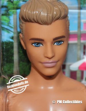 2020 Beach Ken, blonde GHW43
