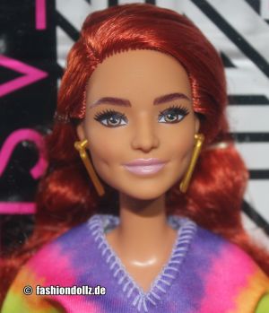 2020 Fashionistas Barbie #141 GHW55