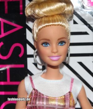 2020 Fashionistas Barbie #142 GHW56