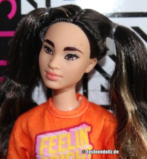 2020 Fashionistas Barbie #145 GHW59 (Petite)