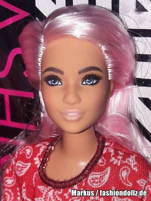 2020 Fashionistas Barbie #151 GHW65 (Curvy)