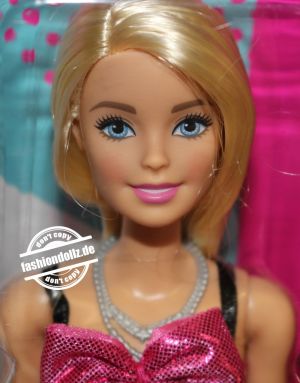 2020 Fashionistas Dream Closet Barbie #GBK10