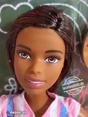 2020 You can be anything - Art Teacher Barbie Set AA  GJM30