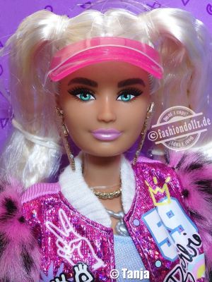 2021 Barbie Extra No. 8    #GYJ77