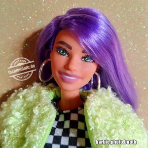 2021 Barbie Extra Vanity Giftset GYJ70 