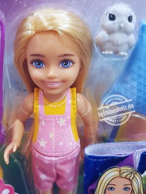 2021 Barbie: It Takes Two - Camping Playset Chelsea #HDF77