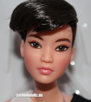2021 Barbie Looks GXB29, Model #3