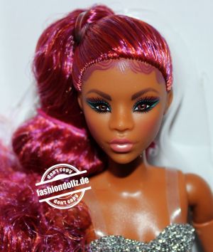 2021 Barbie Looks         HCB77, Model #7 (Tamika)