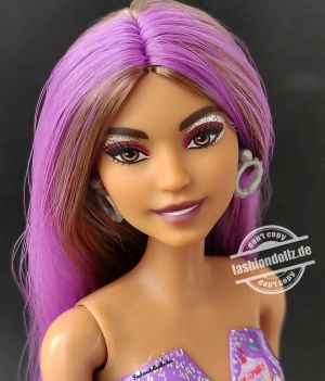2021 Color Reveal Wave 8 - Party Barbie #2 GTR96
