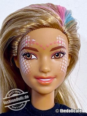 2021 Color Reveal Peel! Mermaid Fashion Barbie GXV95