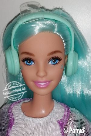 2021 Music Producer Barbie, turquoise GTN77